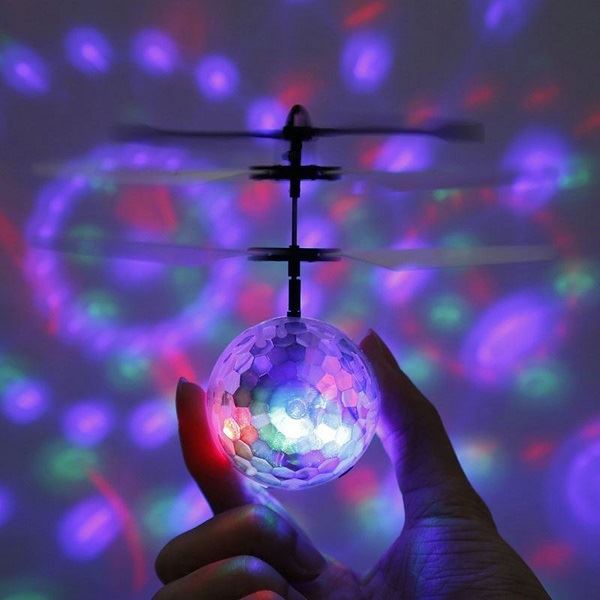 Létající disco koule se světelnými efekty