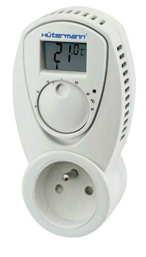 Zásuvkový elektronický termostat  Hütermann pro ovládání topení, např. koupelnový radiátor, přímotop apod. typ TZ33 (do zásuvky)